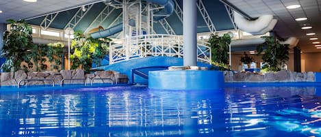 Indoor pool, pool loungers