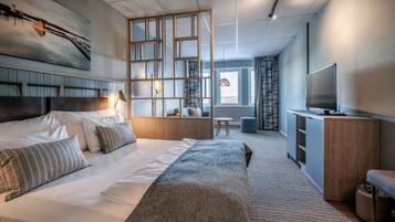 Dobbeltrom – deluxe, 1 dobbeltseng med sovesofa, ikke-røyk | Sengetøy av topp kvalitet, senger med overmadrass og skrivebord