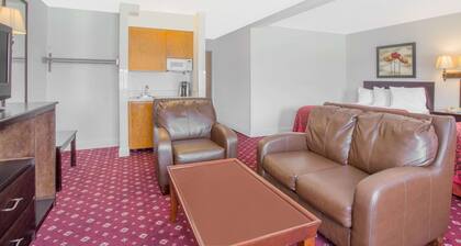 Days Inn by Wyndham Lake Village