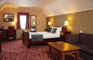 Double Room | Desk, iron/ironing board, free WiFi, bed sheets