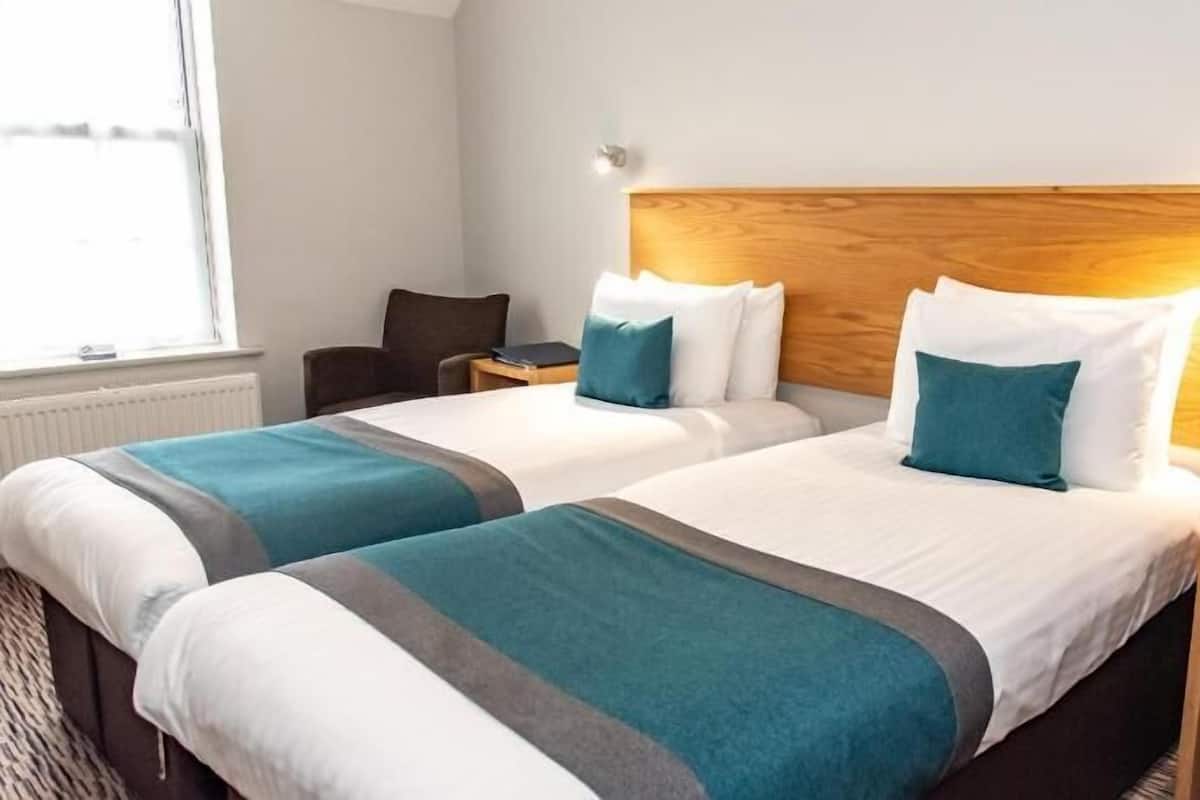 Desk, laptop workspace, iron/ironing board, free WiFi