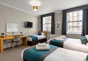 Family Room, 1 King Bed, Non Smoking (Walk-in Shower;with Sofabed)