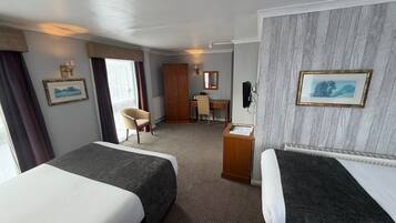 Family Room Sleeps 4 | Bàn ủi/dụng cụ ủi quần áo, truy cập Internet không dây miễn phí