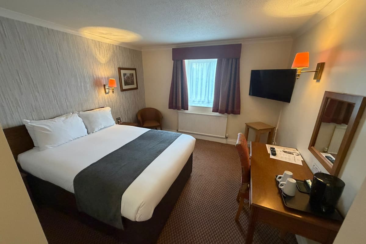 Habitació doble | Planxa i posts de planxar, wifi gratuïta i roba de llit