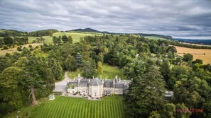 Property grounds - Coul House Hotel (Strathpeffer)