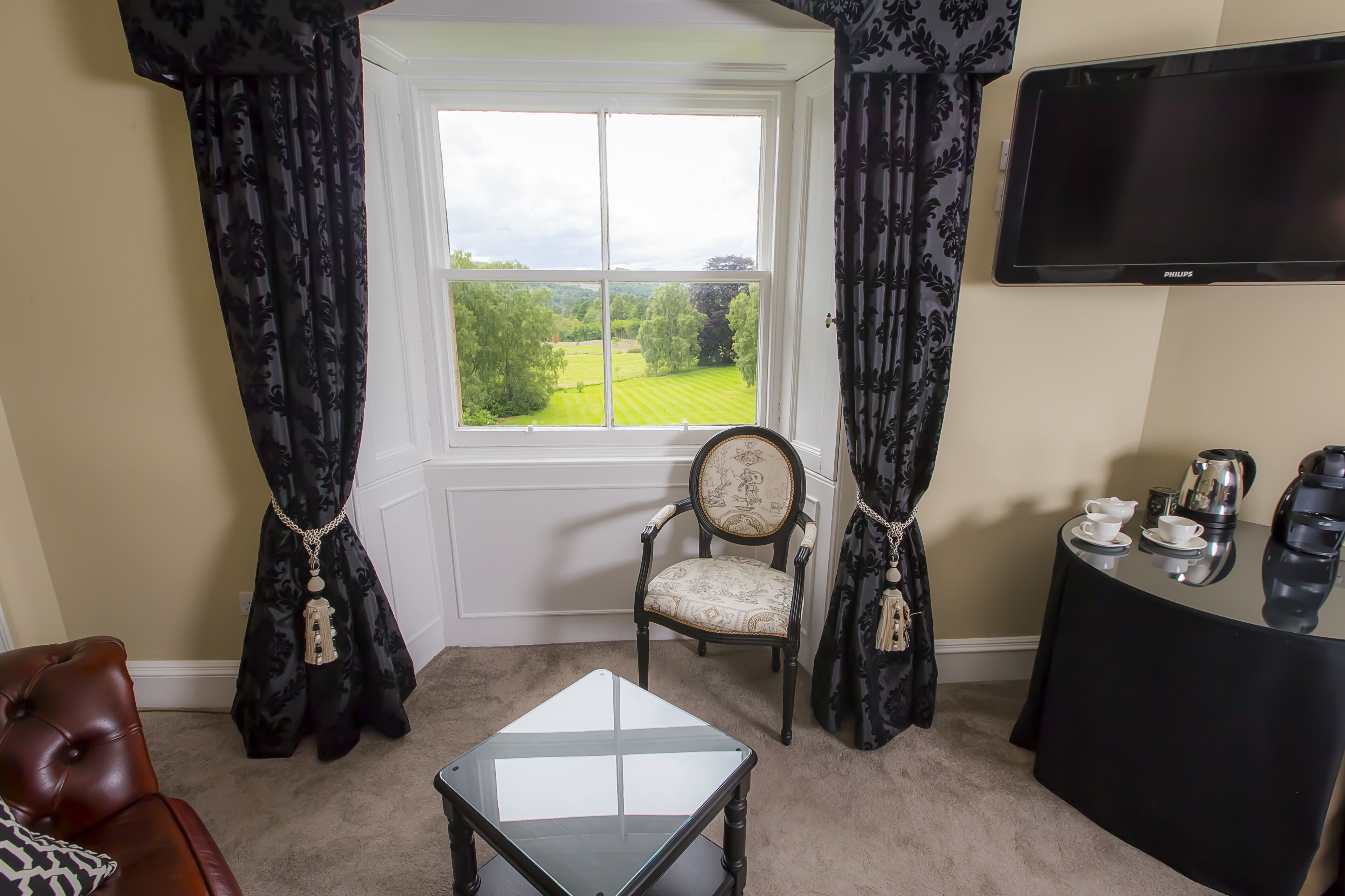 junior suite, 1 bedroom, garden view (four poster bed) | 1 bedroom, premium bedding, individually decorated