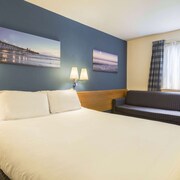 Days Inn by Wyndham Magor