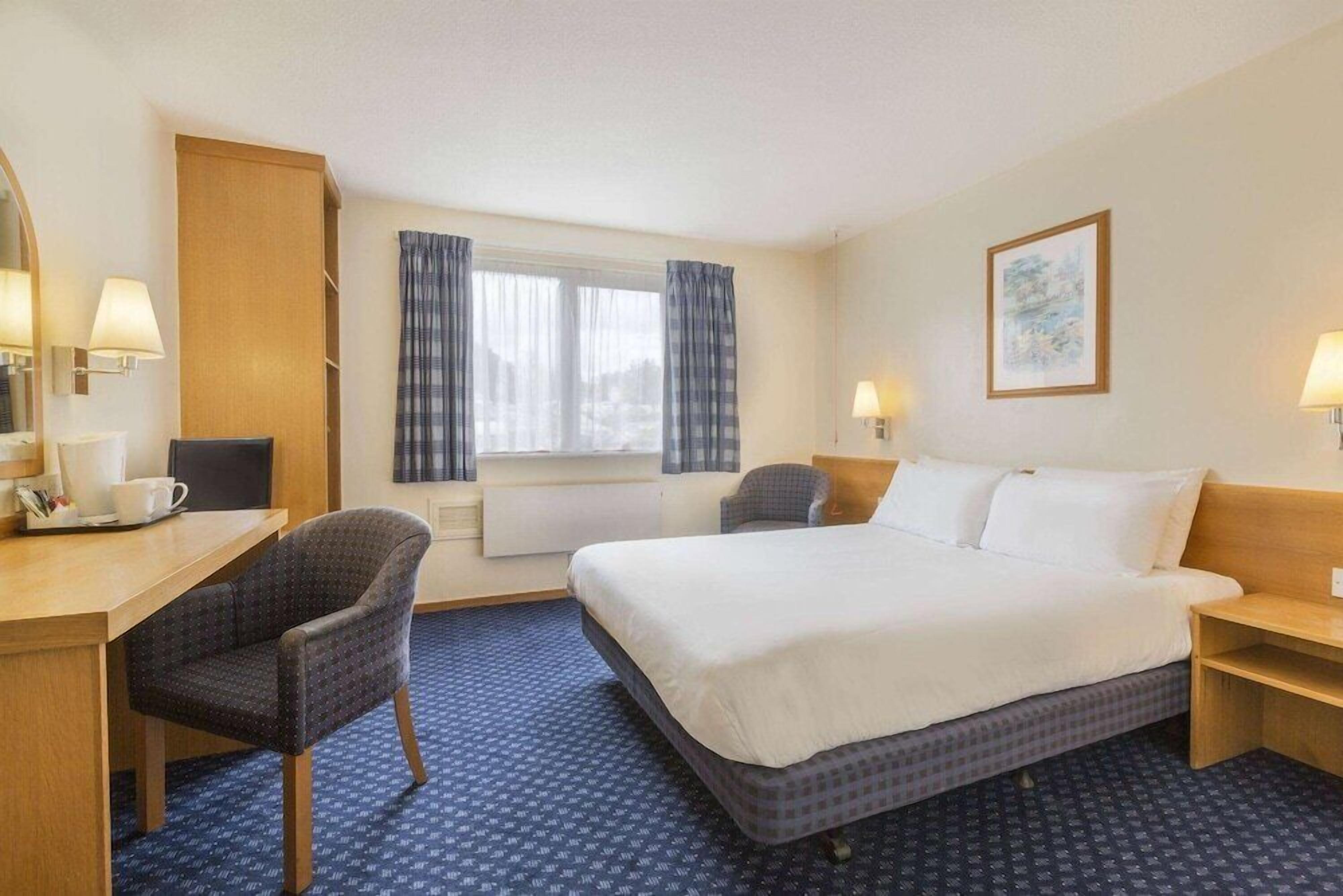 Desk, iron/ironing board, free cribs/infant beds, free WiFi