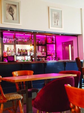 Bar (in der Unterkunft)