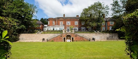 Executive Double Room | Terrace/patio