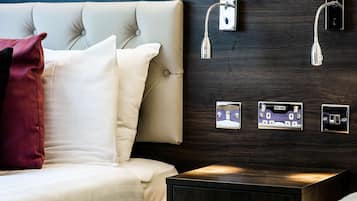 Standard Room, 1 Double Bed, Non Smoking | Desk, laptop workspace, iron/ironing board, free WiFi
