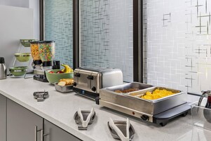 Free daily continental breakfast