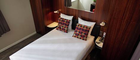 Dobbeltrom – comfort | Skrivebord, blendingsgardiner, strykejern/-brett og wi-fi (inkludert)