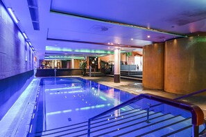 Indoor pool, sun loungers