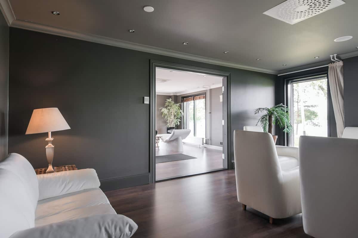 sauna, hot tub, steam room, turkish bath/hammam, hot stone massages