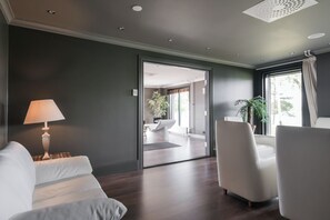 Sauna, hot tub, steam room, Turkish bath, hot stone massages