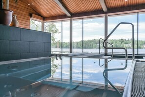 Sauna, hot tub, steam room, Turkish bath/hammam, hot stone massages