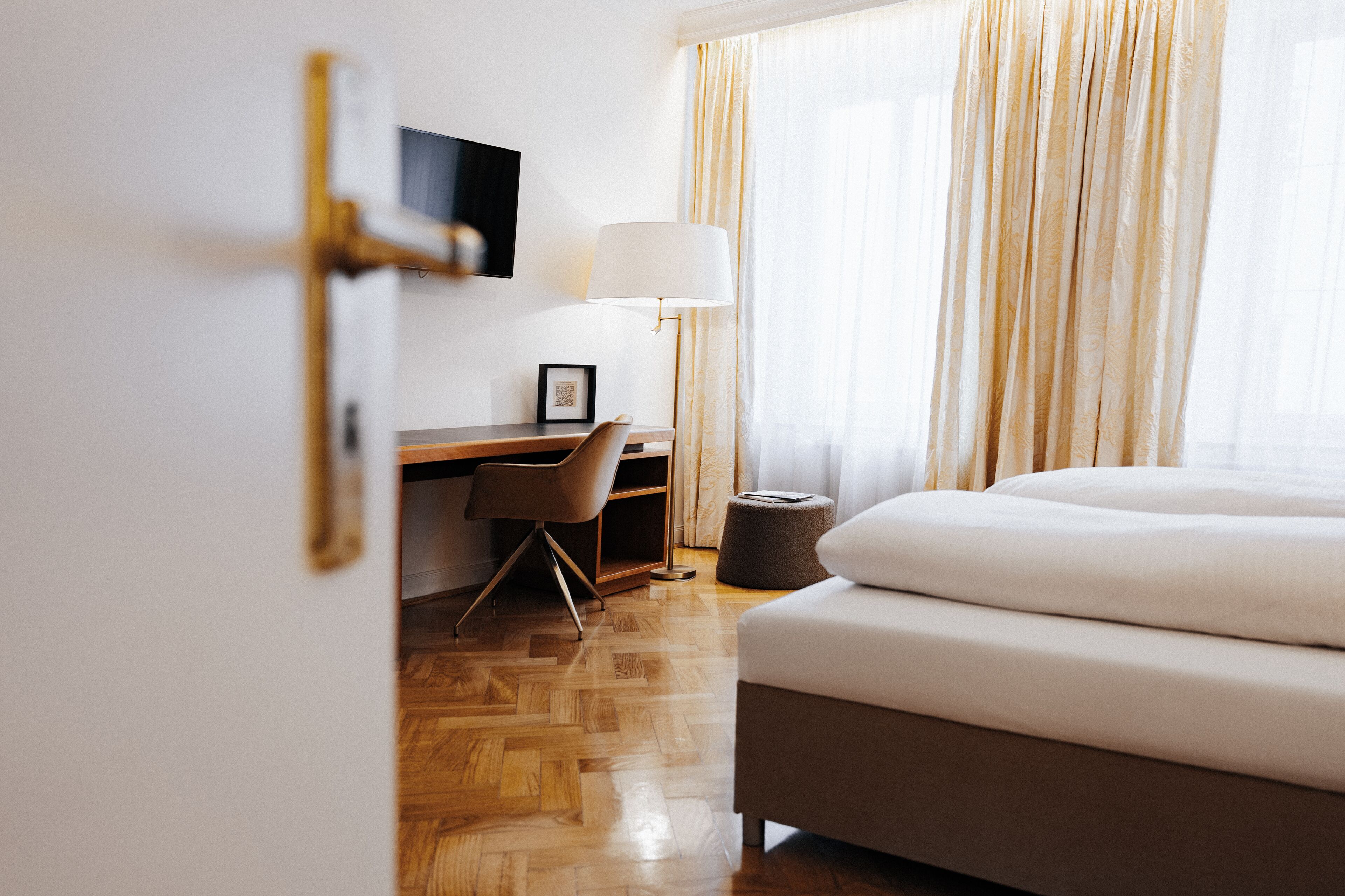 double room | 1 bedroom, in-room safe, desk, blackout curtains