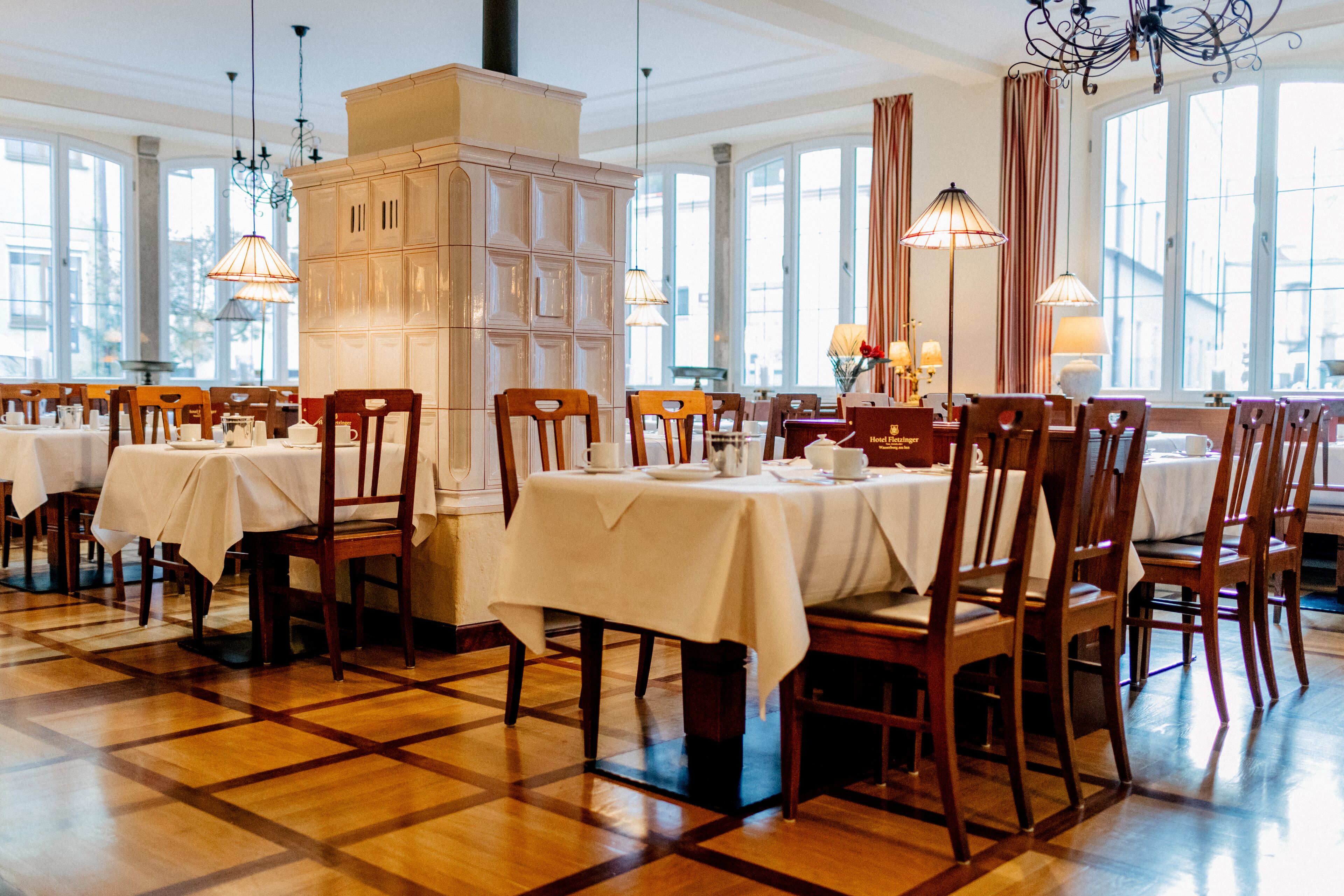 Café da manhã com buffet todos os dias (EUR 15 por pessoa) 