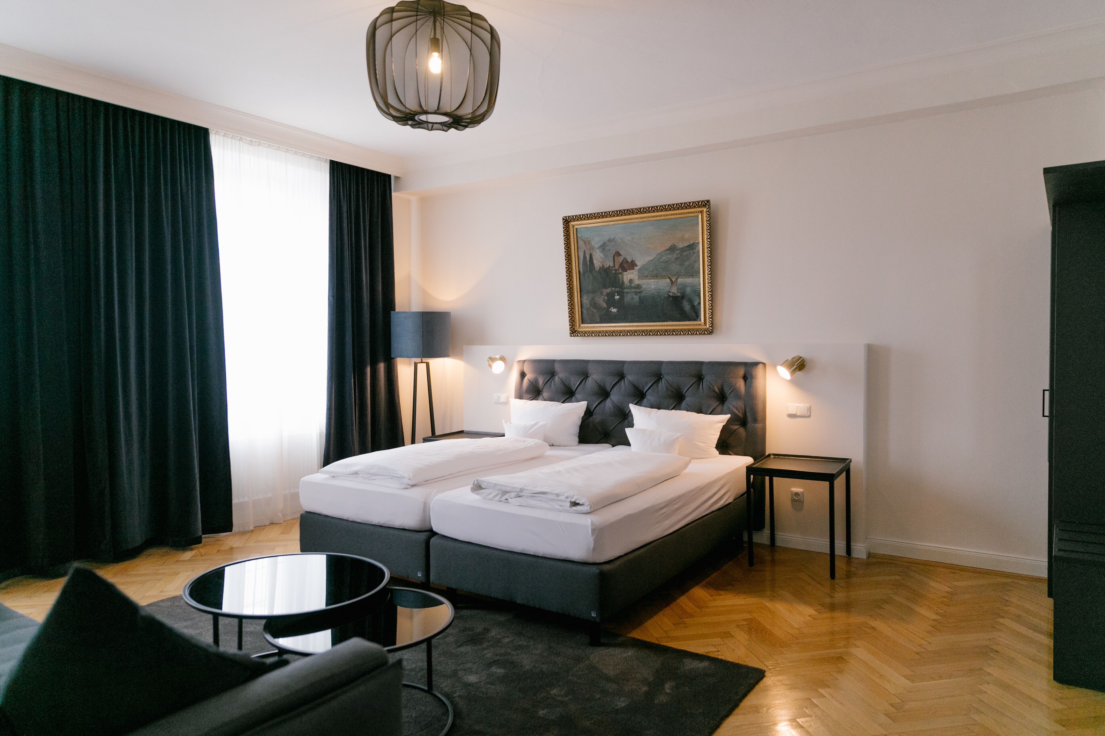 basic triple room, 1 bedroom | living area | flat-screen tv