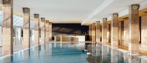 Couples treatment room(s), sauna, hot tub, steam room, body treatments