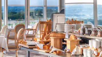 Daily buffet breakfast (EUR 19 per person)