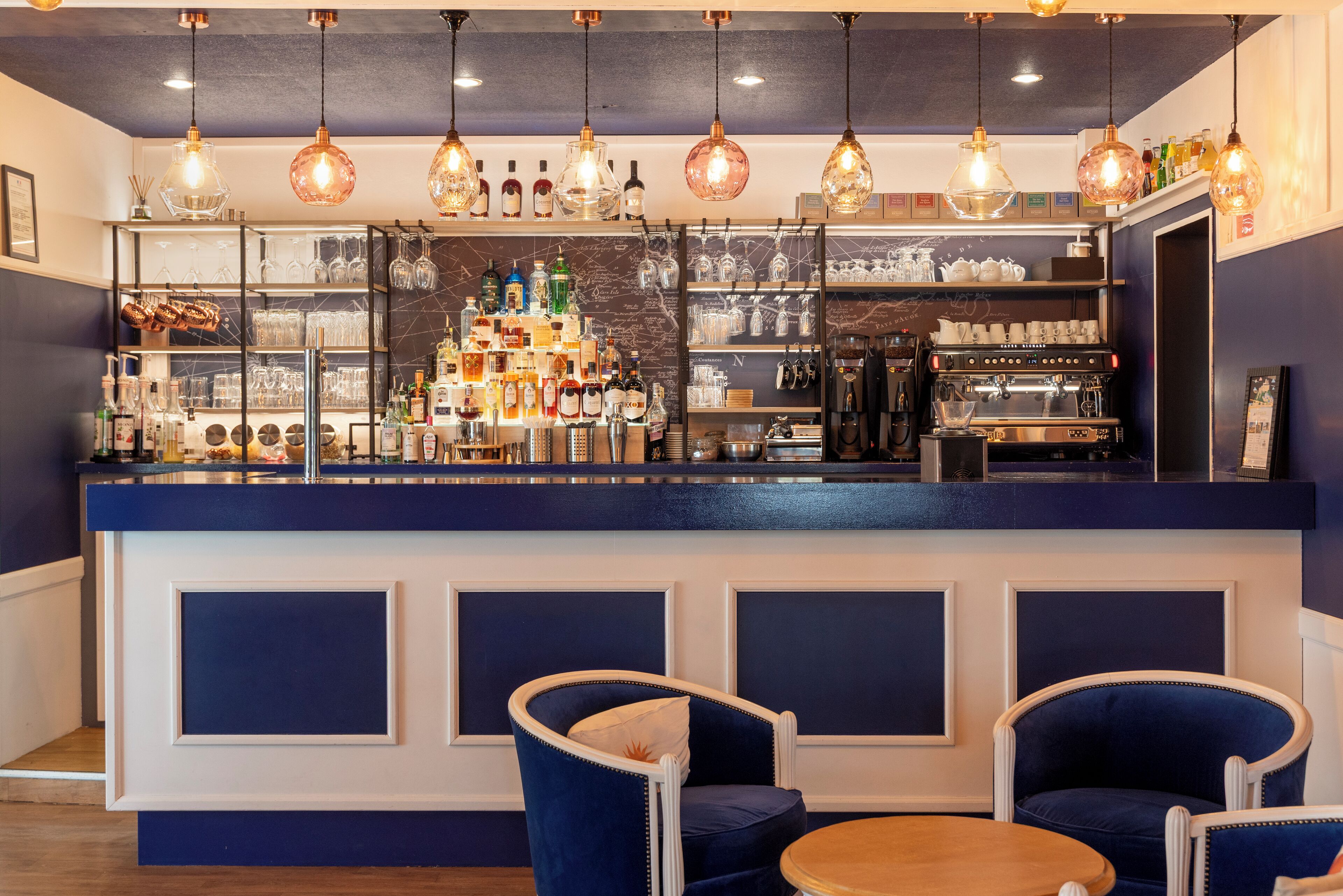 breakfast, lunch, dinner served; pool views