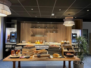 Daily buffet breakfast (EUR 16 per person)