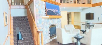 Duluth Inn & Suites Near Spirit Mountain