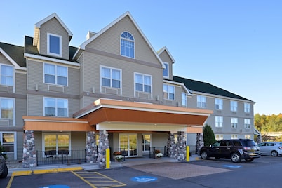 Sleep Inn & Suites near Spirit Mountain