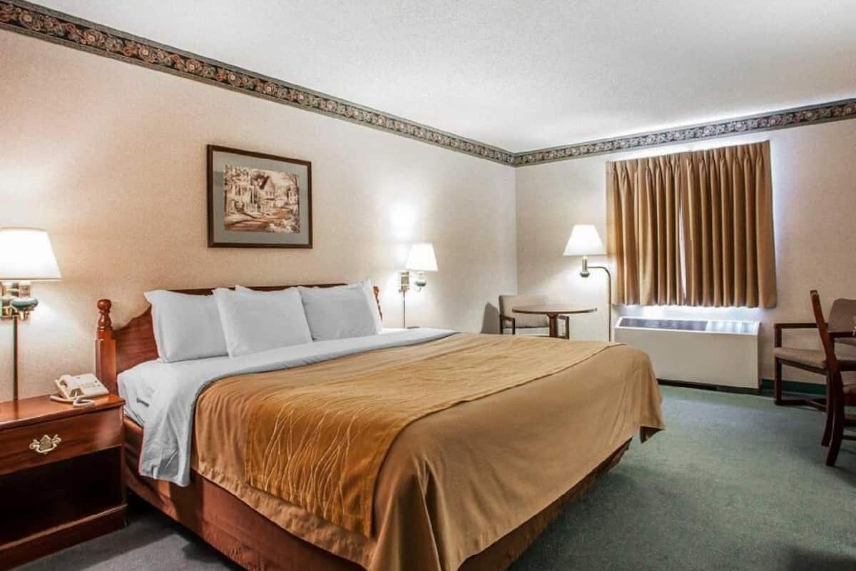 Premium bedding, desk, soundproofing, iron/ironing board