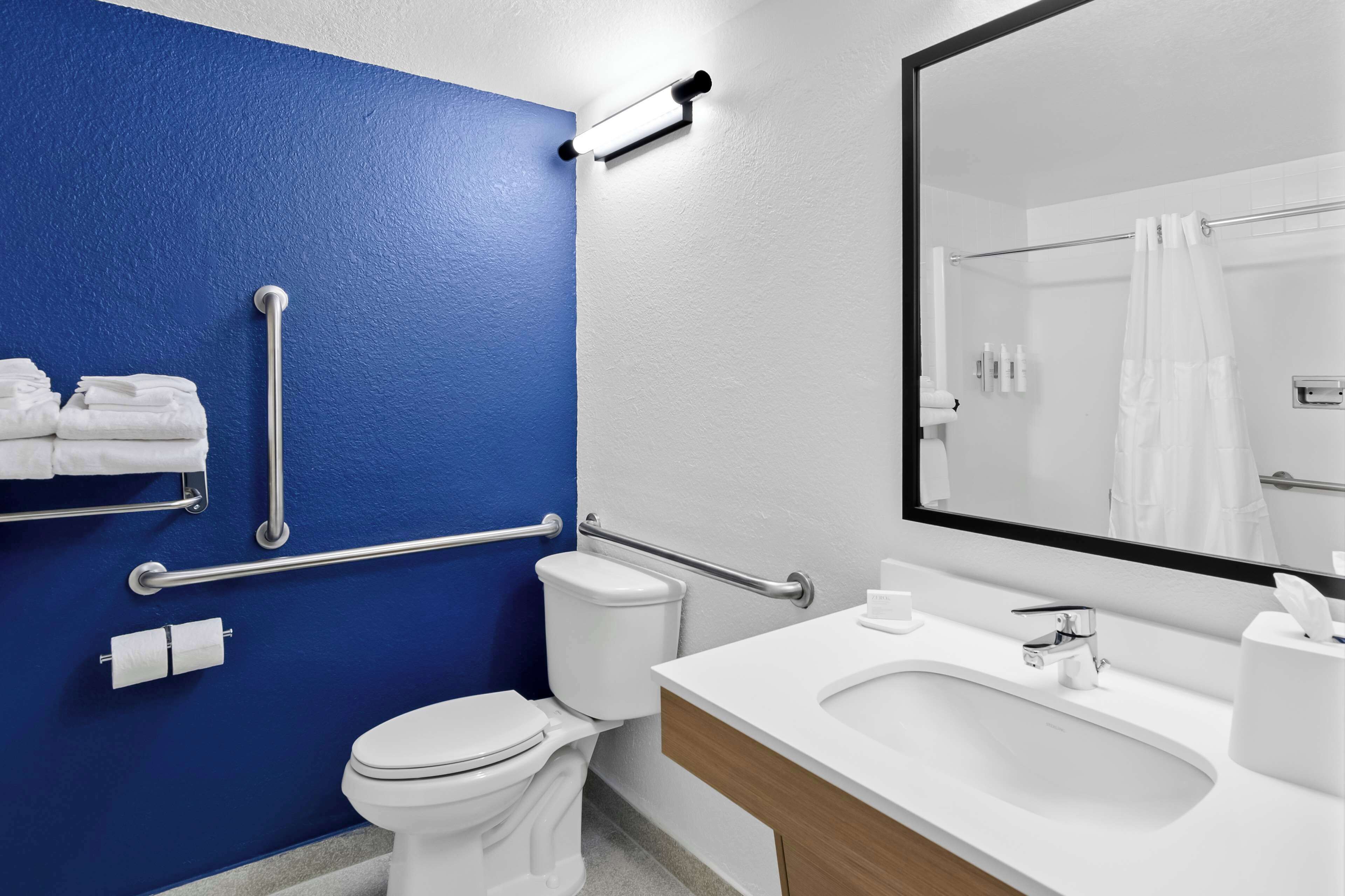 room, 2 queen beds, accessible, bathtub (mobility) | bathroom | combined shower/bathtub, hair dryer, towels