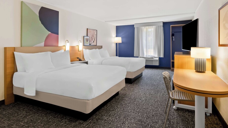 Spark by Hilton Daleville Roanoke North