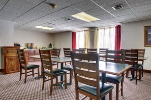 Free daily continental breakfast 