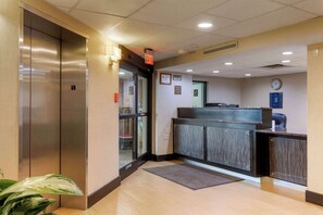 Lobby - Comfort Inn North of Asheville (Mars Hill)