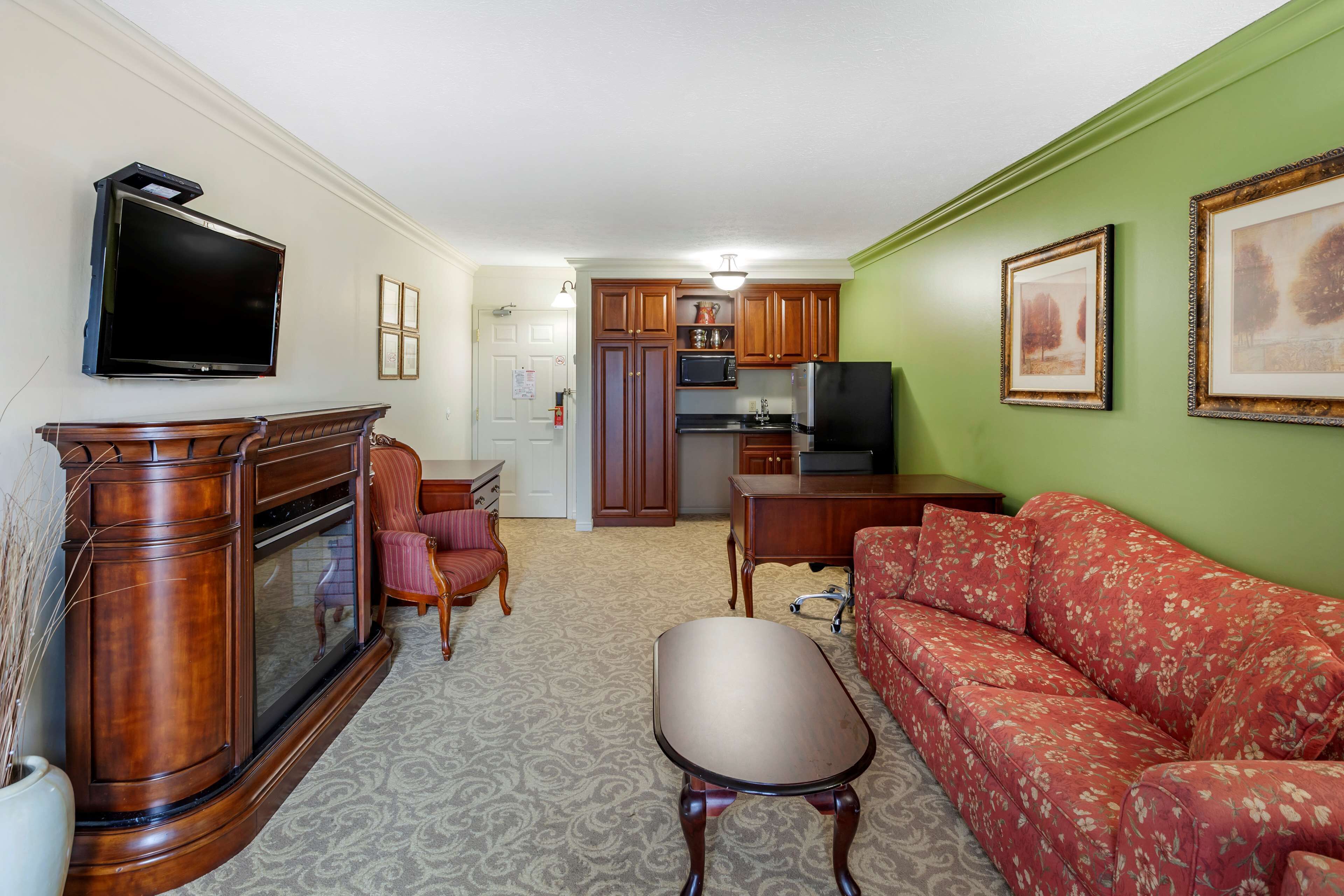 in-room safe, desk, laptop workspace, iron/ironing board