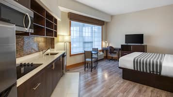 Chambre Standard, 1 très grand lit, non-fumeur, cuisine | Coffre-fort, bureau, espace de travail pour ordinateurs portables