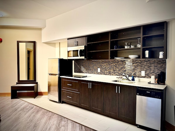 In-room safe, desk, laptop workspace, iron/ironing board