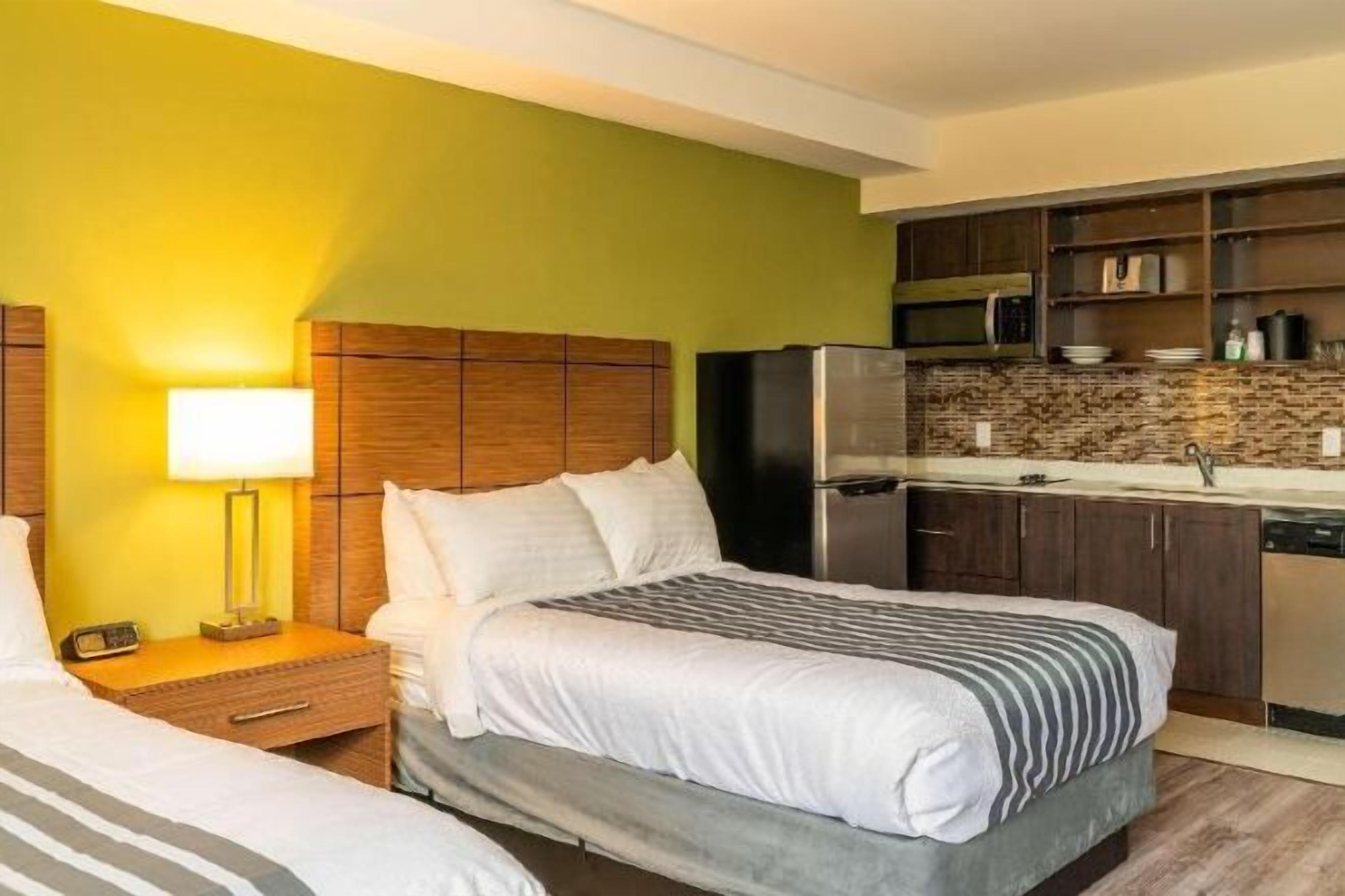 Coffre-fort, bureau, espace de travail pour ordinateurs portables