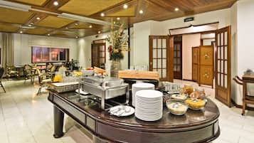 Daily buffet breakfast (EUR 7.50 per person)