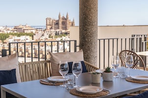 2 restaurantes; se sirve desayuno, almuerzo, cena y brunch