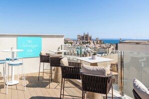 2 restaurants, breakfast served - Hotel Saratoga (Palma de Mallorca)