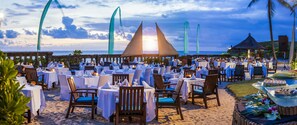 Outdoor dining - Pan Pacific Nirwana Bali Resort (TABANAN)
