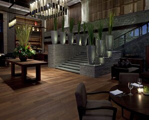 3 restaurants, dinner served - Pan Pacific Nirwana Bali Resort (TABANAN)