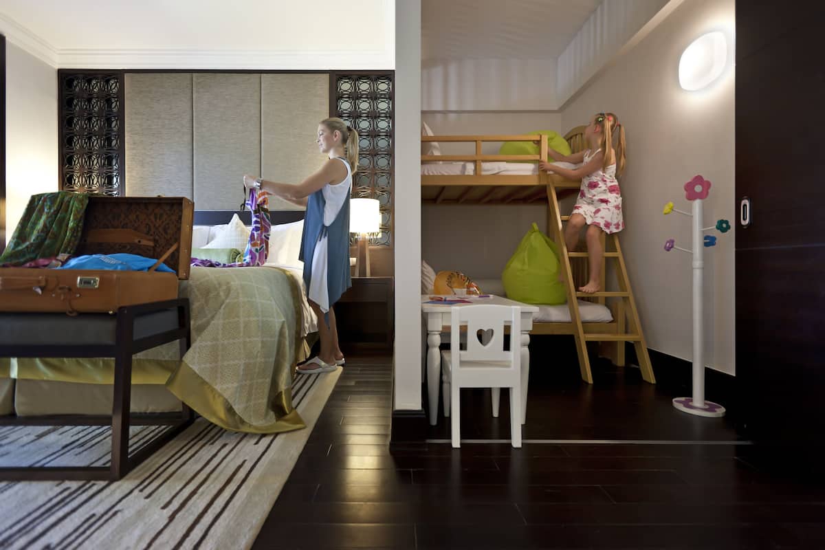 Family Room | Premium bedding, Select Comfort beds, minibar, in-room safe