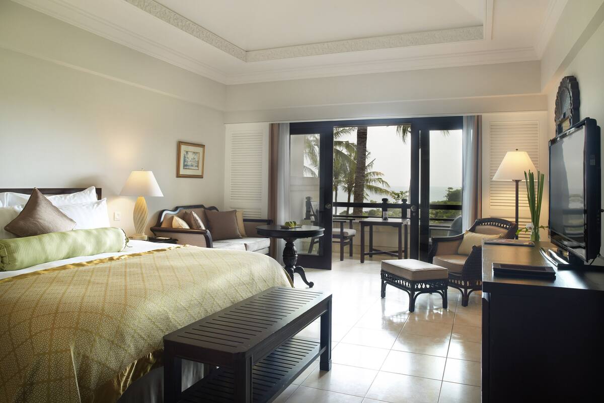 Premium bedding, Select Comfort beds, minibar, in-room safe