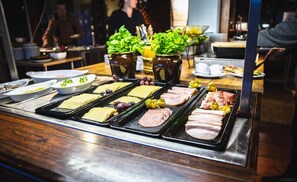 Breakfast buffet - Hotel Sommelo (Kouvola)