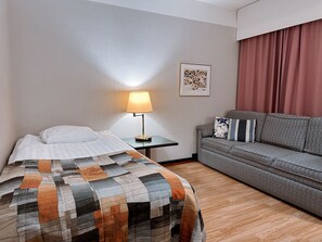 Standard-Einzelzimmer, 1 Einzelbett | Schreibtisch, laptopgeeigneter Arbeitsplatz, Bettwäsche