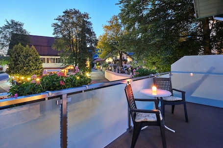 Superior Double Room | Balcony. Zum Turm - Apartments und Gästezimmer