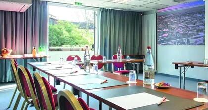 Kyriad Paris Nord - Porte de Saint Ouen